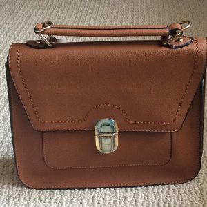 Crossbody handbag